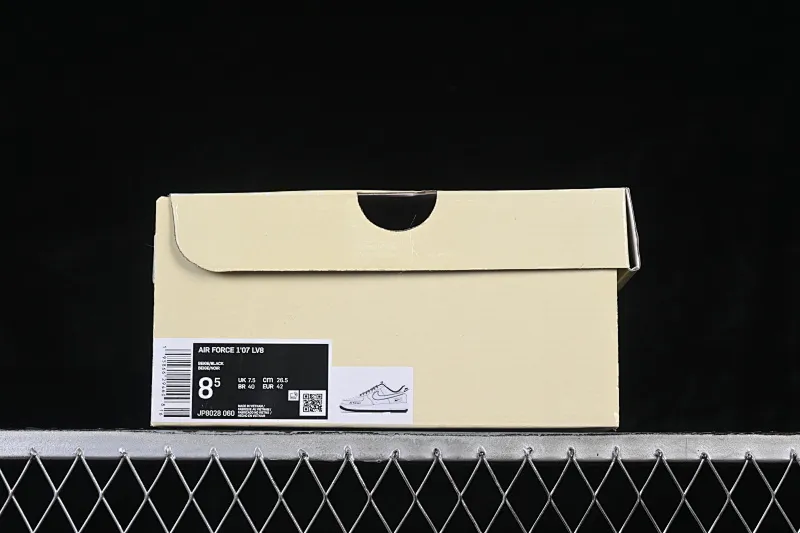 All categories Nk Air Force 1 Air Force series Nk Air Force 1 Low Air Force low-top Nike Air Force 1'07 Low Black Bugs Bunny Air Force 1 low-top casual sneakers JP8028-060